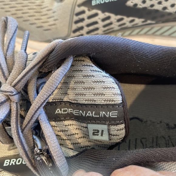 BROOKS WOMENS Adrenaline GTS 21 Running Shoe - Picture 10 of 10